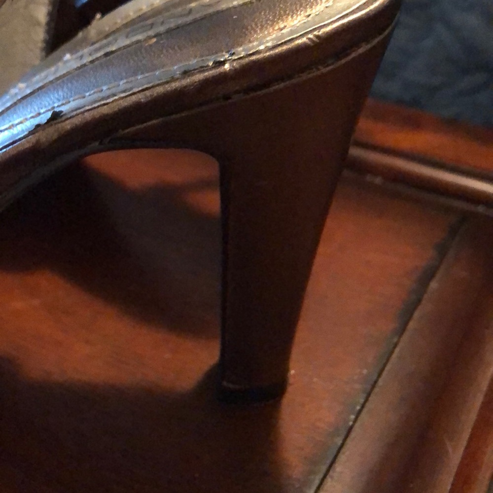 Heels - Picture 4 of 7